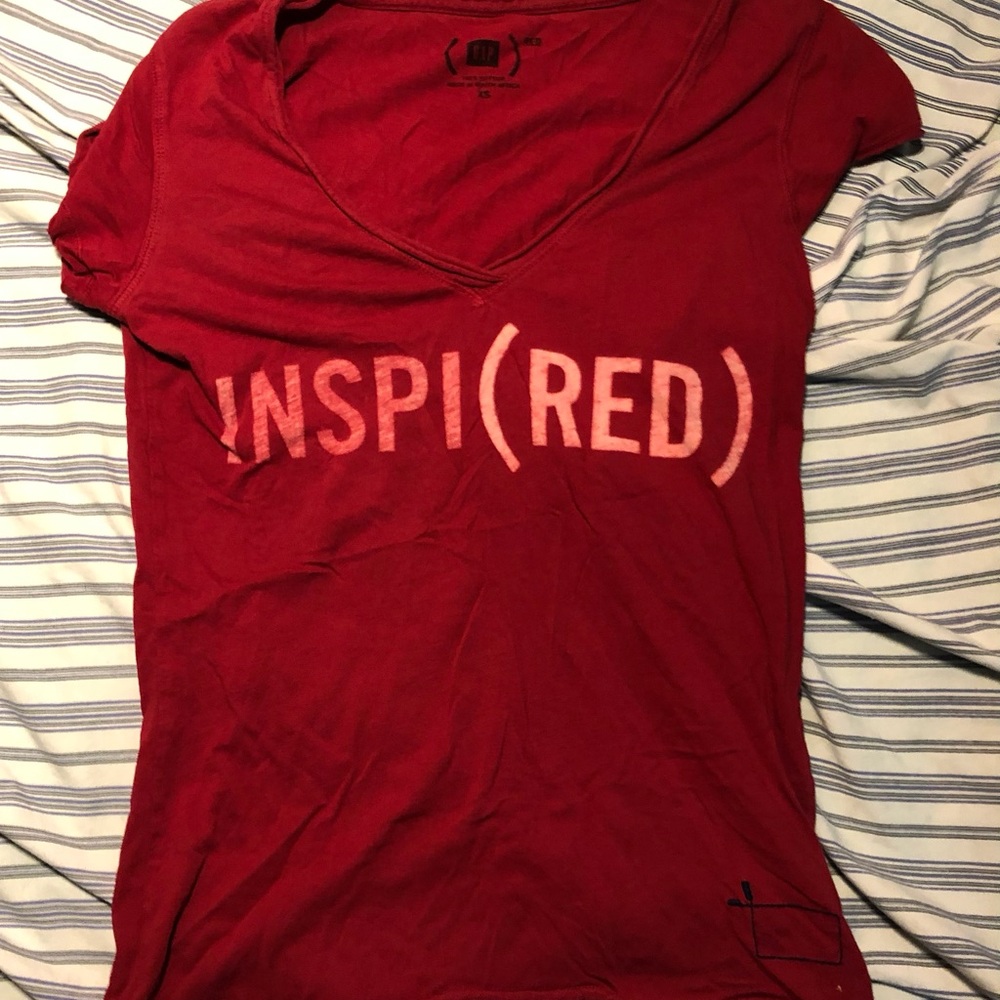 GAP Women's INSPI(RED) V-Neck Tee - Red xs